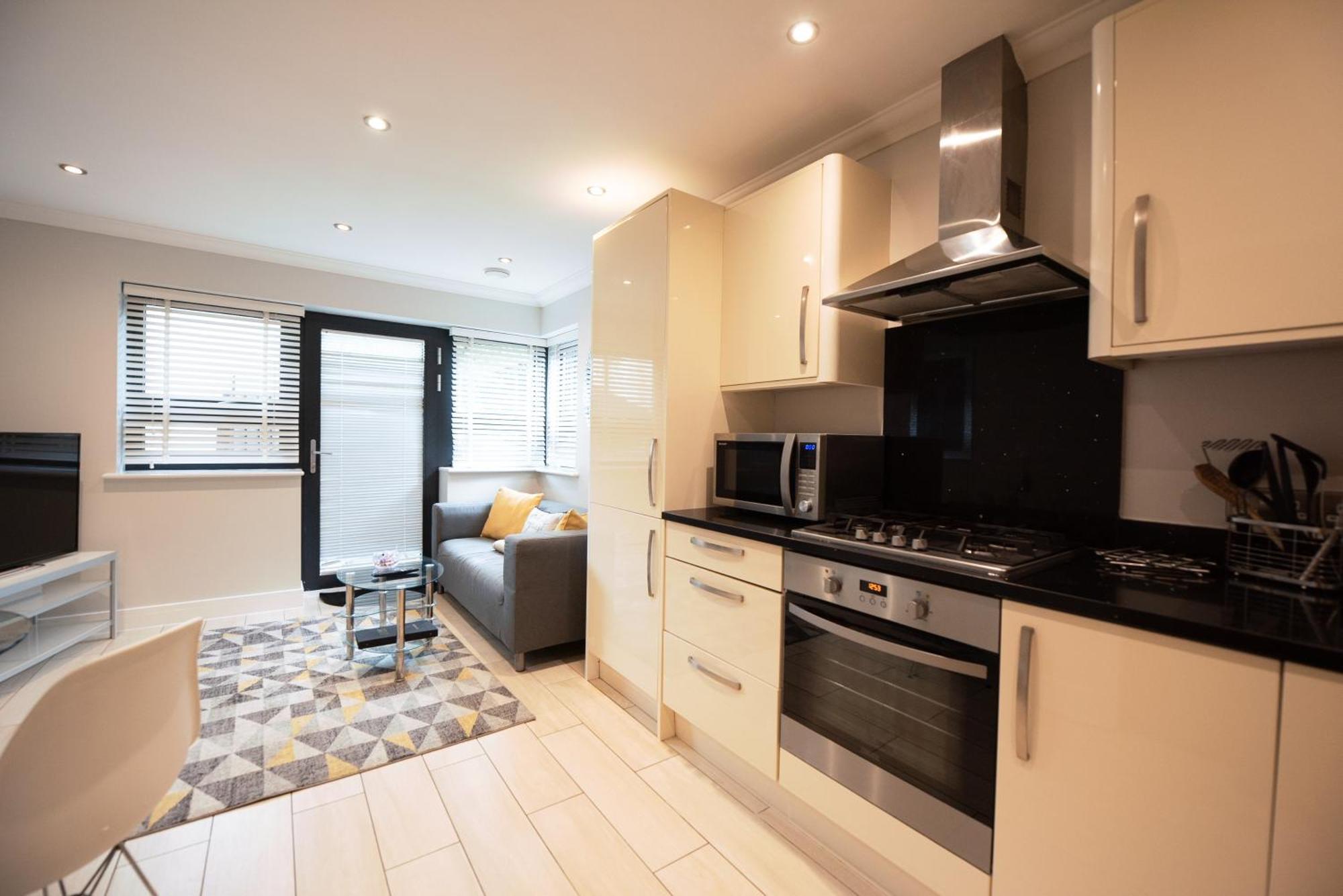 Malthouse Court Apartment Reading